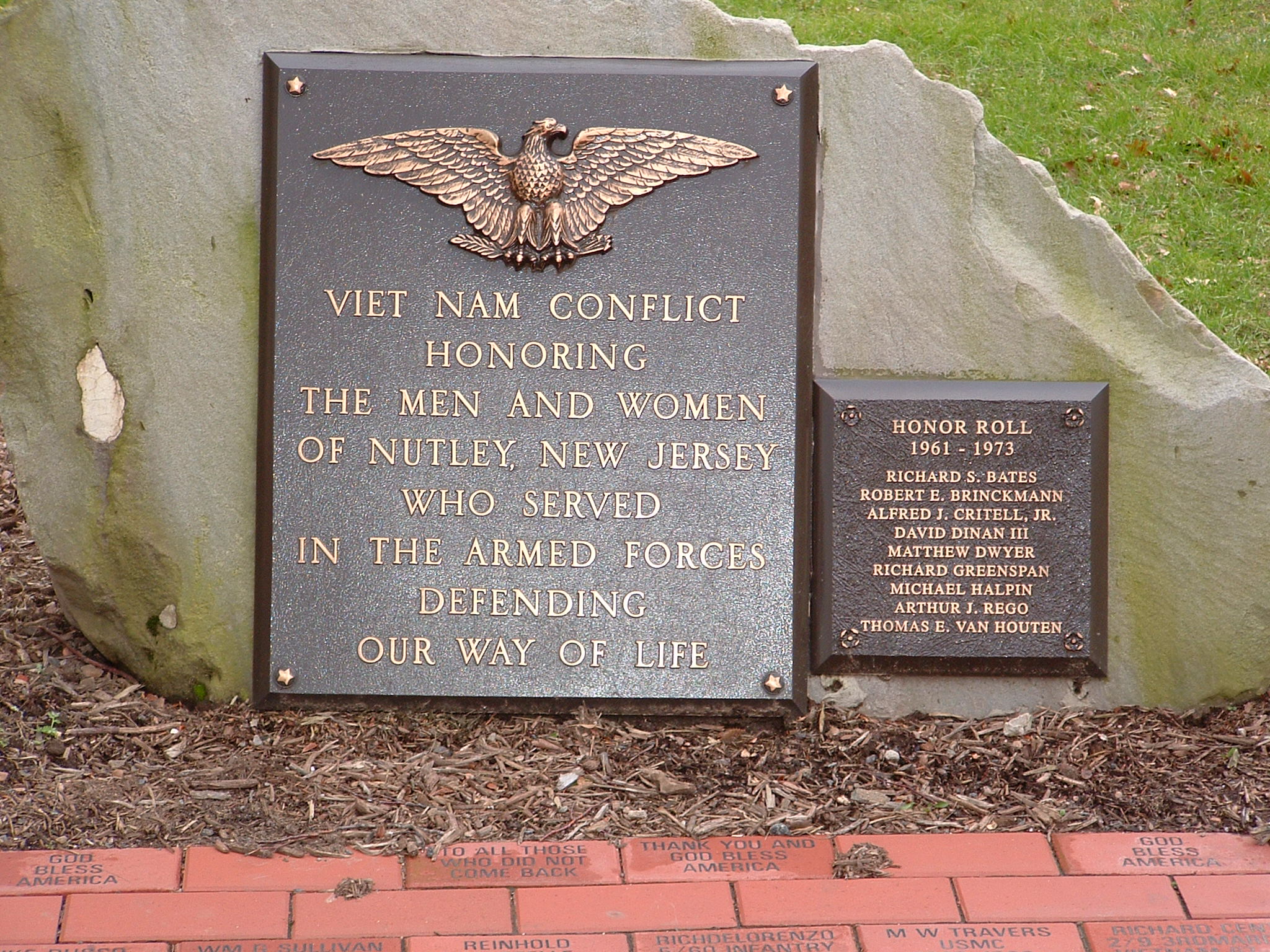 Nutley Vietnam Memorial, photo Copyright © 2004 by Anthony Buccino